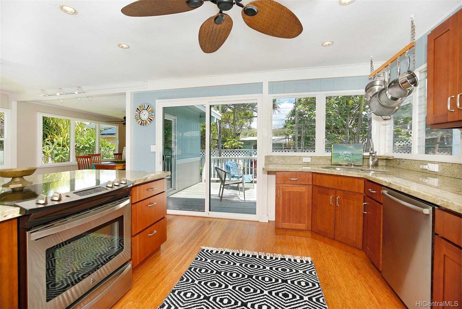 205 Kailua Road Kailua, HI 96734