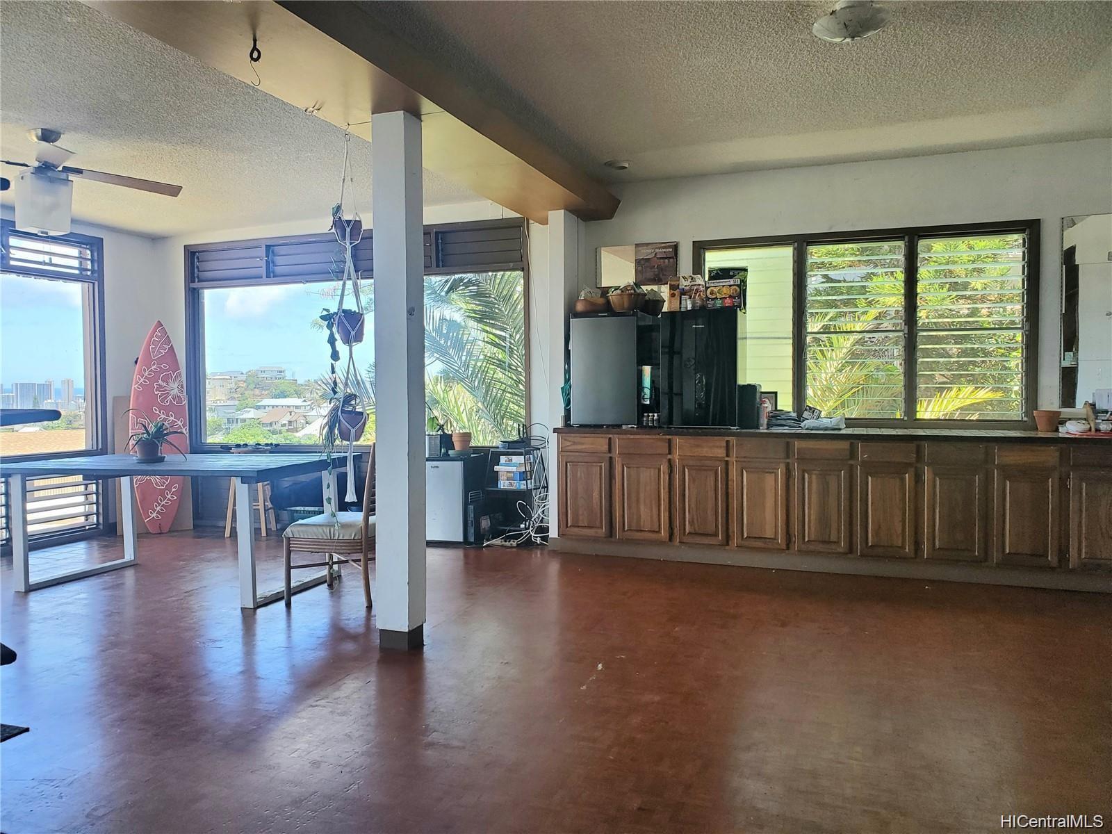 3737 Sierra Drive Honolulu, HI 96816