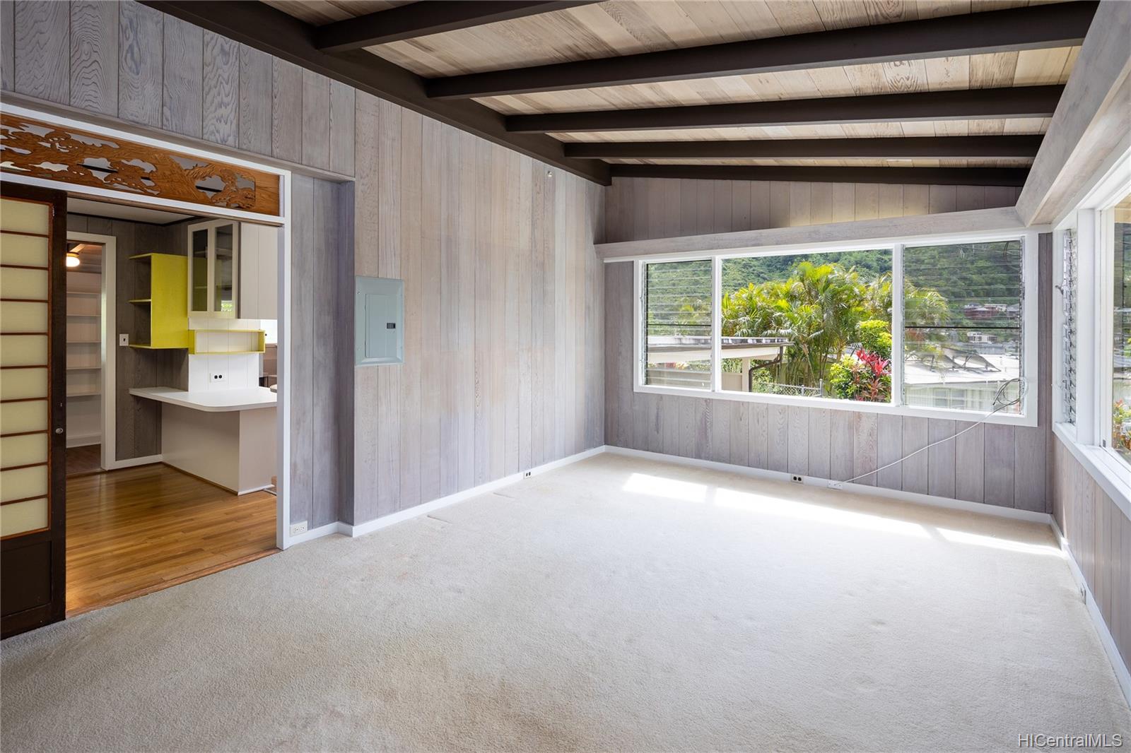 3542 Kumuwai Place Honolulu, HI 96822