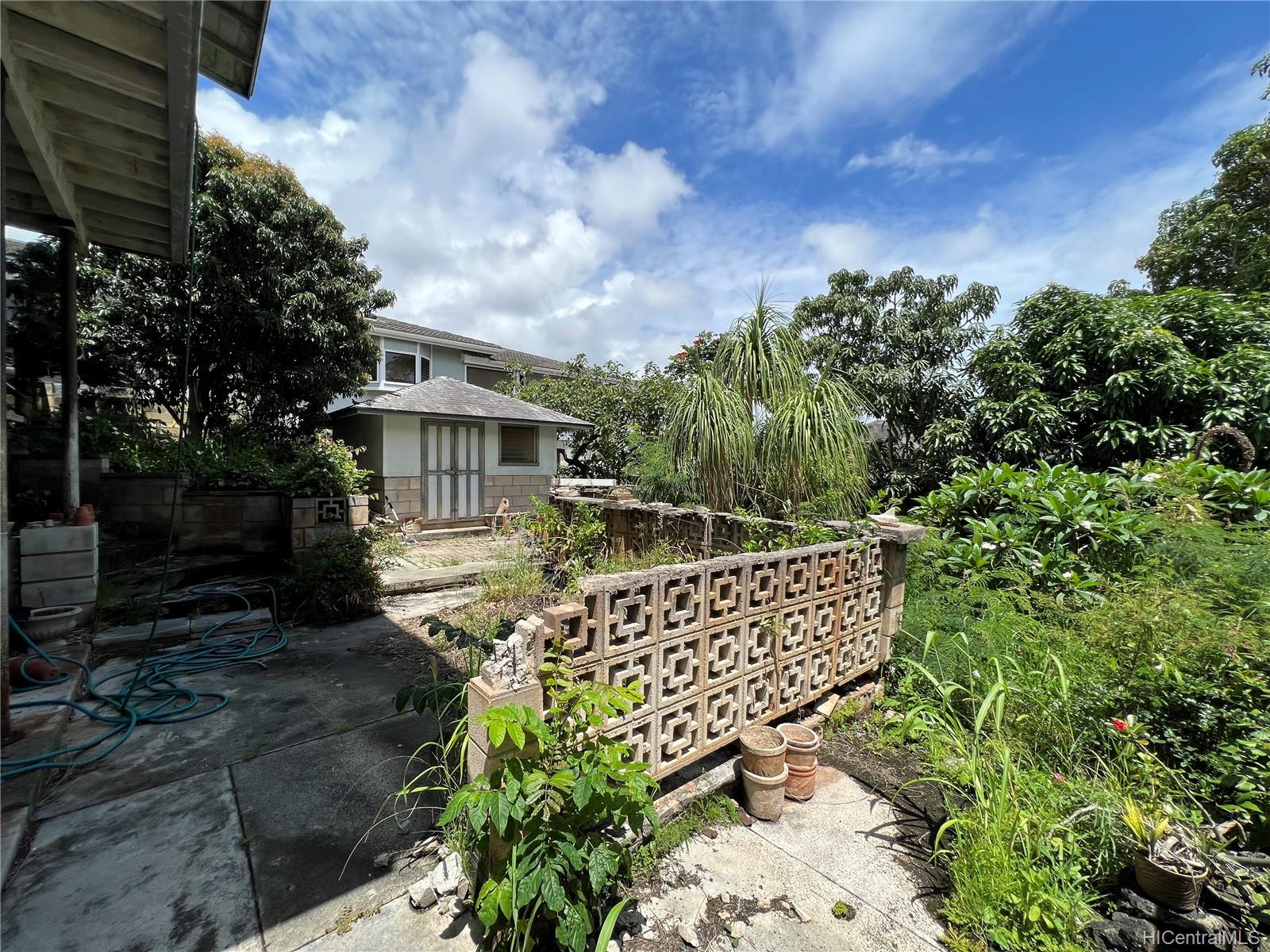 951 Hala Drive Honolulu, HI 96817