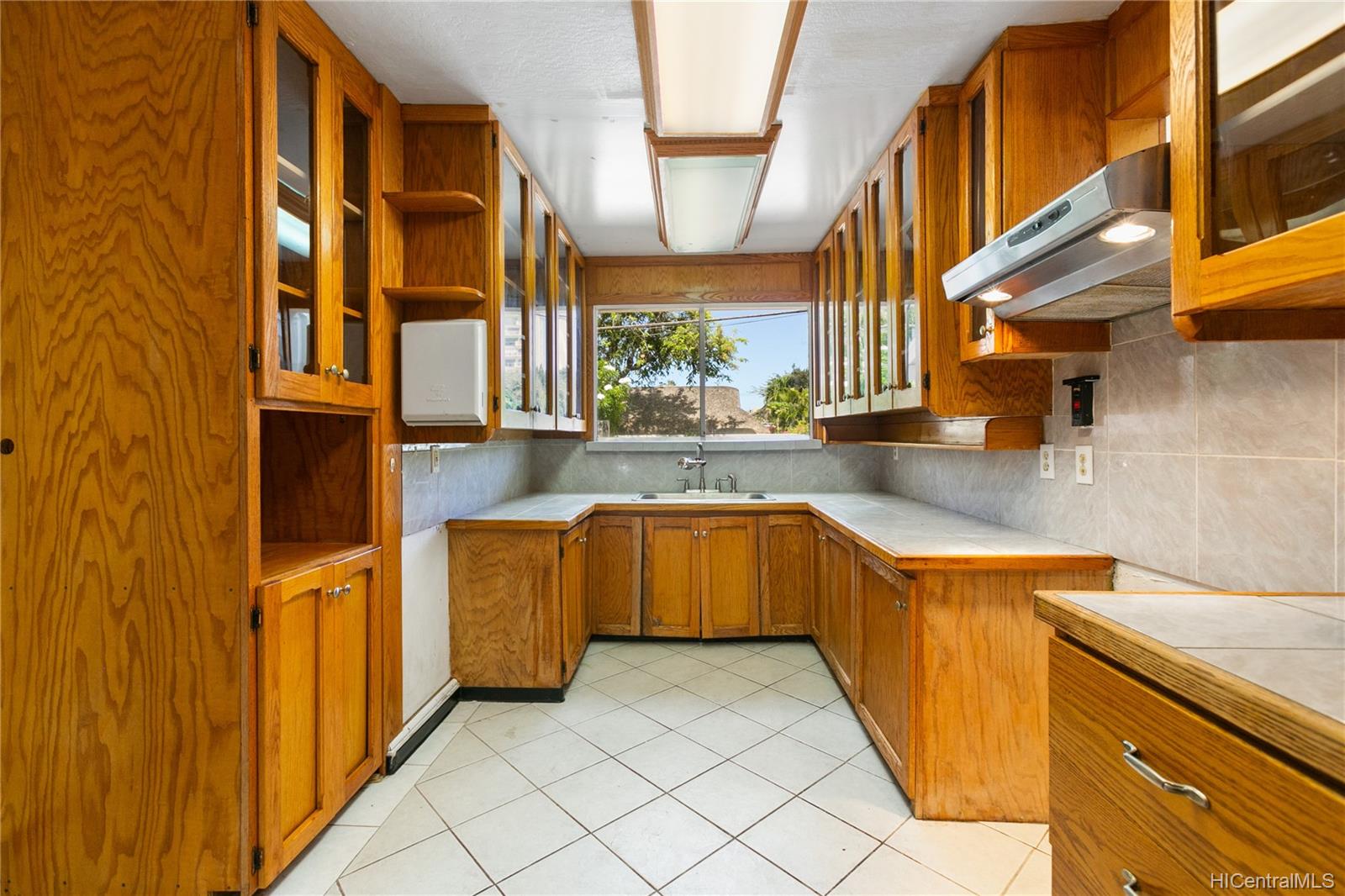 3030 Diamond Head Road Honolulu, HI 96815