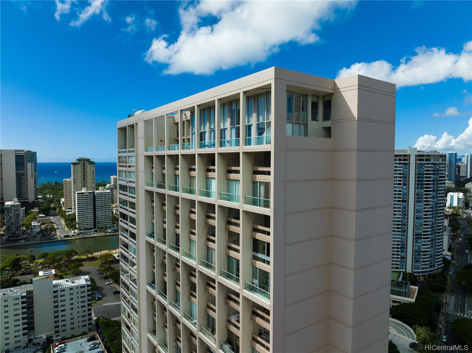 555 University Avenue #PH-2, Honolulu, HI 96826