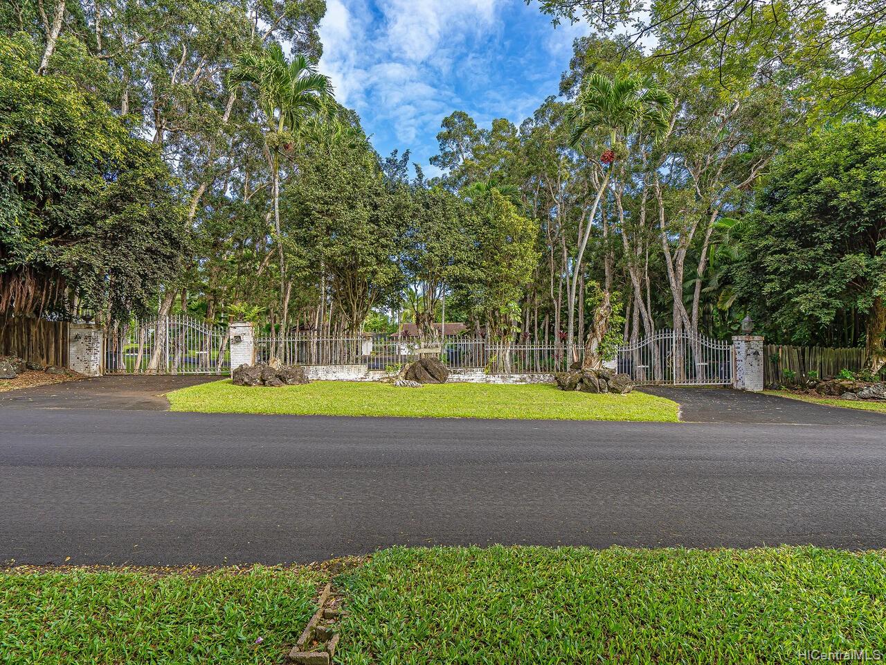 46-403 Haiku Plantations Drive Kaneohe, HI 96744