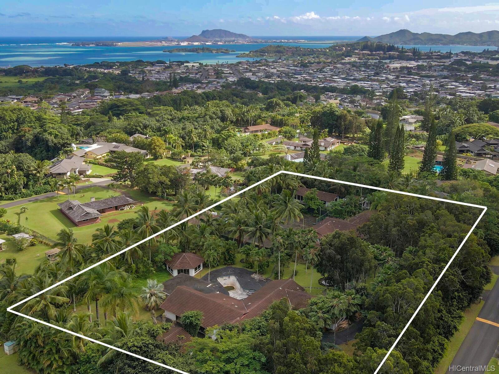 46-403 Haiku Plantations Drive Kaneohe, HI 96744