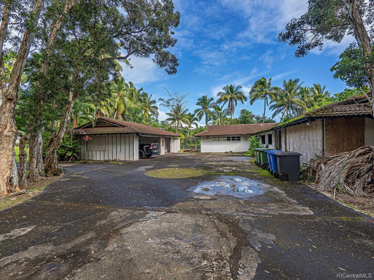 46-403 Haiku Plantations Drive Kaneohe, HI 96744