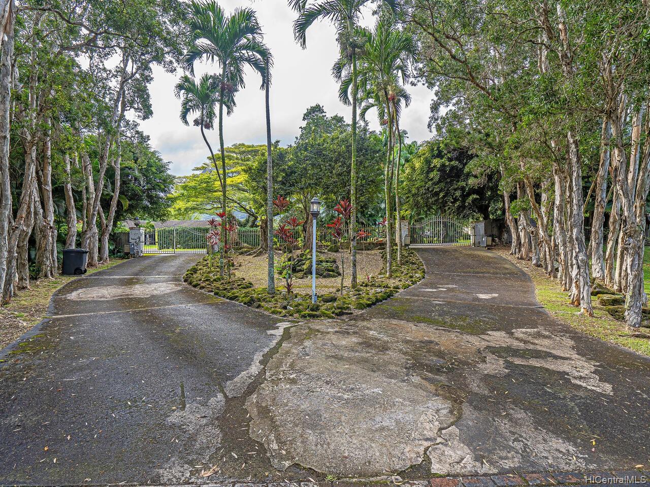 46-403 Haiku Plantations Drive Kaneohe, HI 96744