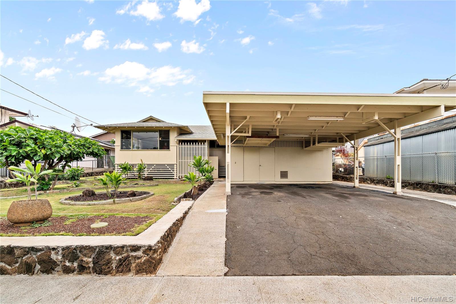 94-229 Kahuamo Place Waipahu, HI 96797