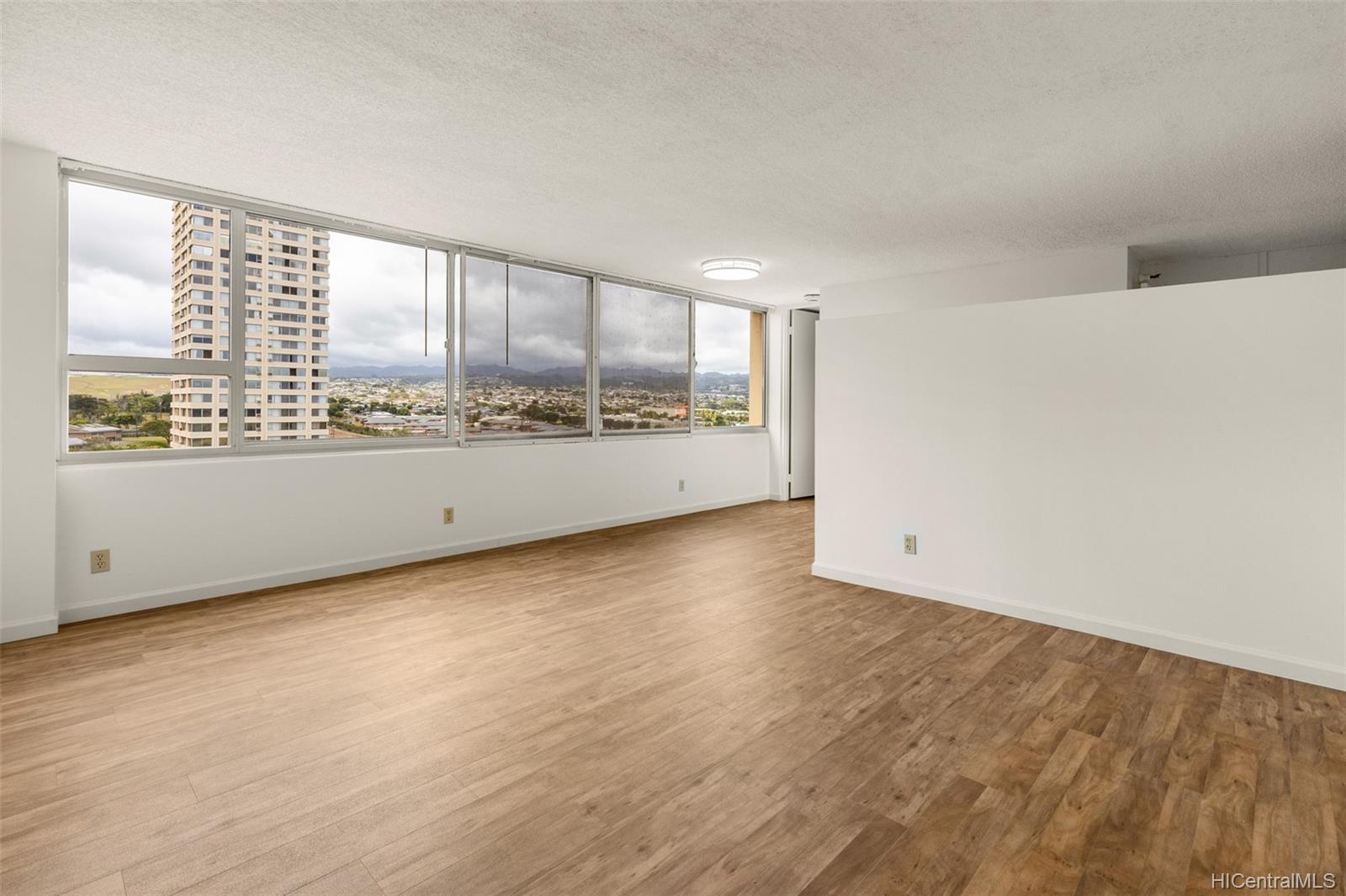 1060 Kamehameha Highway #1406A, Pearl City, HI 96782