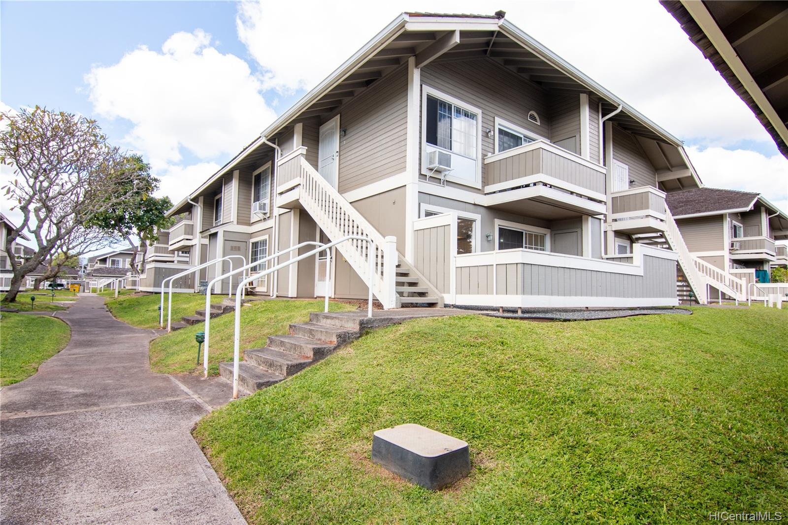94-1363 Kulewa Loop #15C, Waipahu, HI 96797