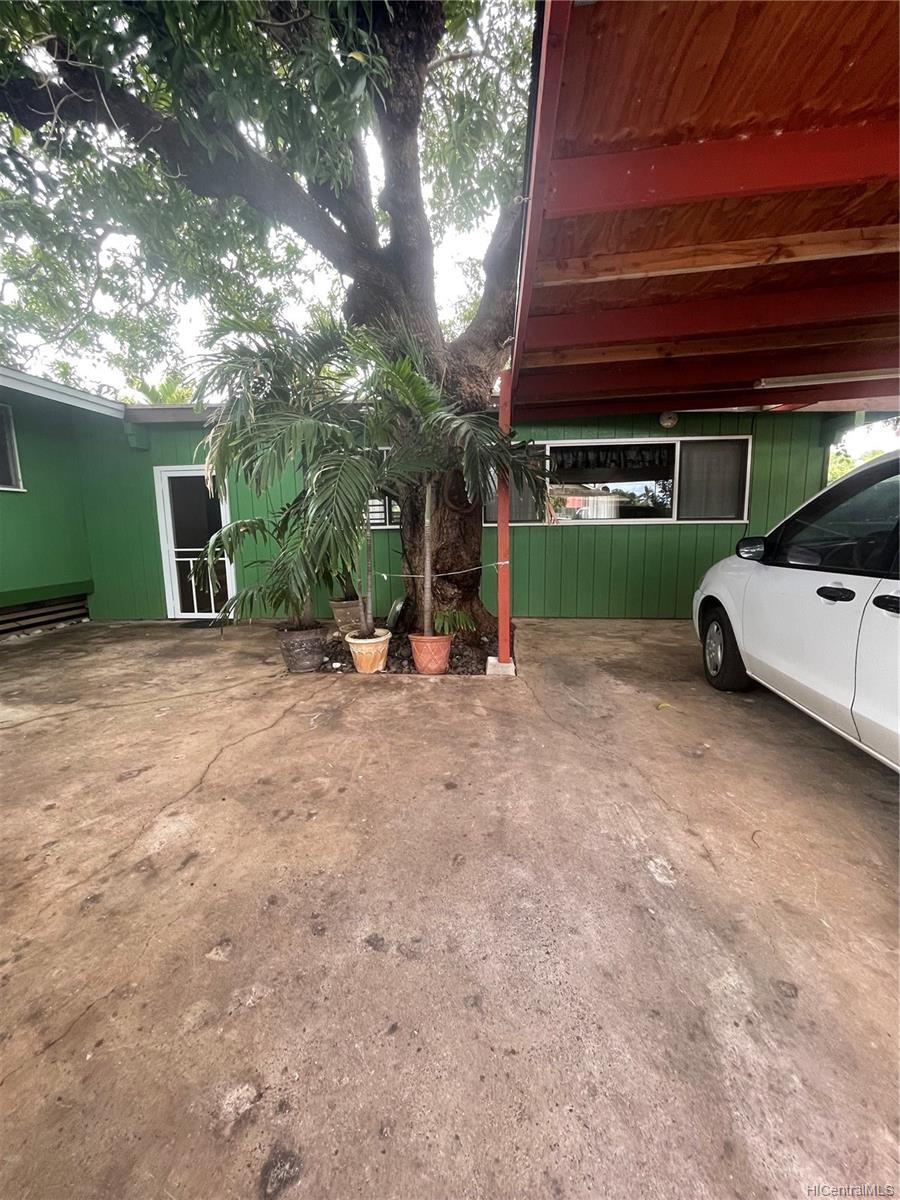 87-159B Kulaaupuni Street Waianae, HI 96792