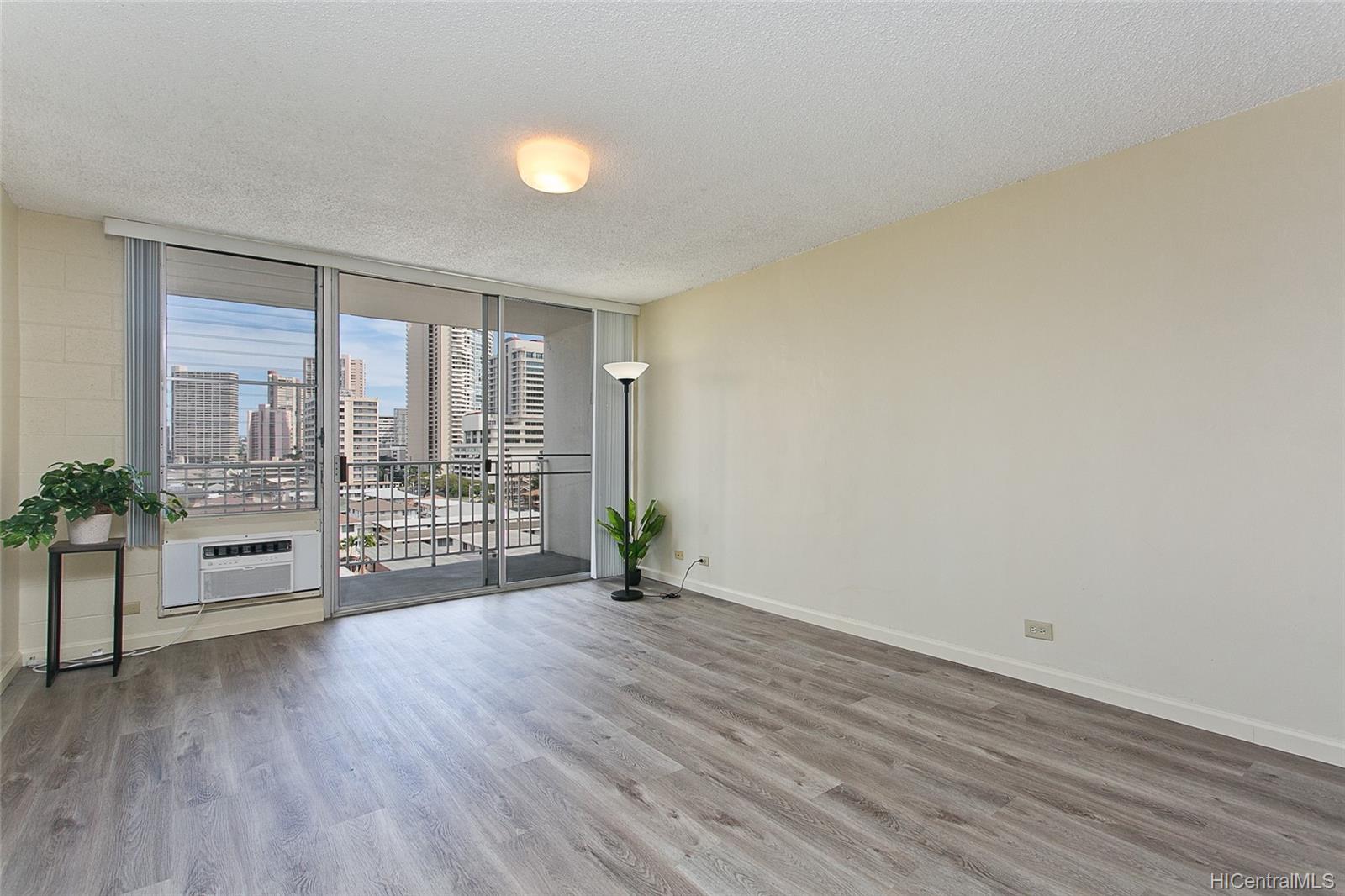 2015 Lime Street #702, Honolulu, HI 96826