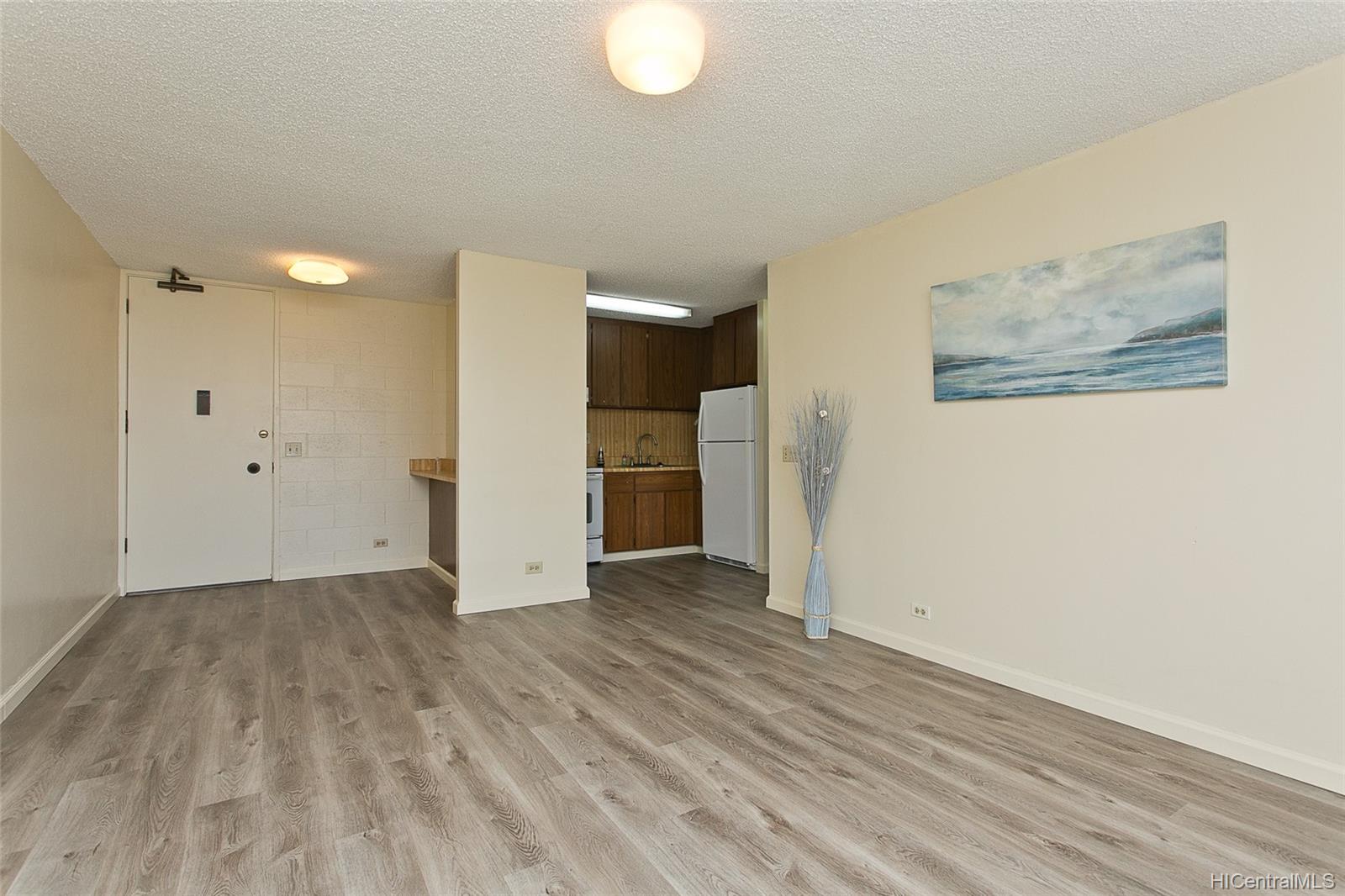 2015 Lime Street #702, Honolulu, HI 96826