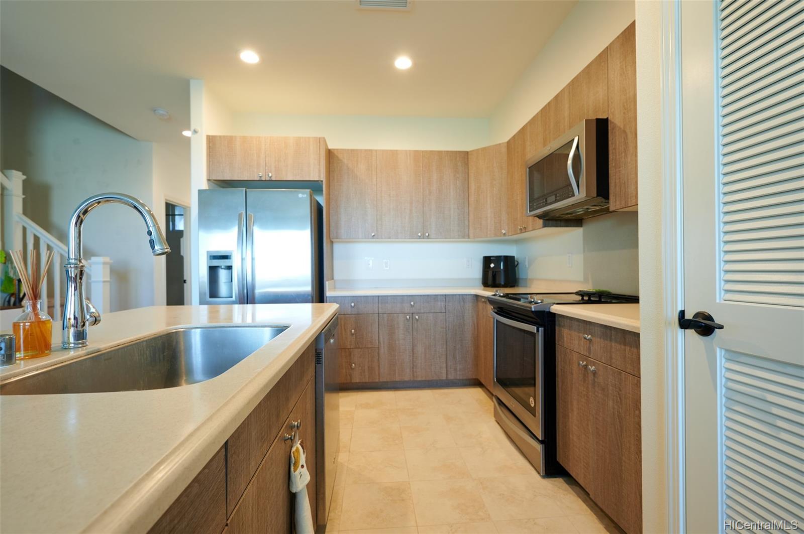 91-2220 Kaiwawalo Street #6604, Ewa Beach, HI 96706