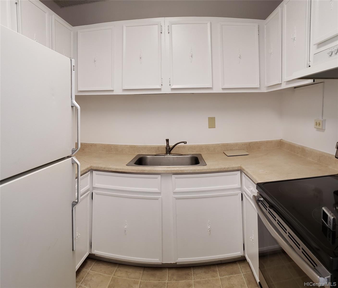 796 Isenberg Street #15A, Honolulu, HI 96826