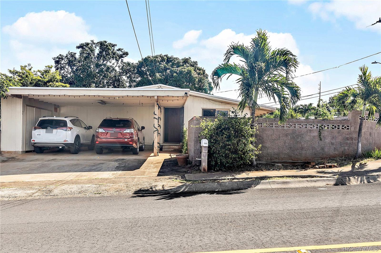 1203 Haloa Drive Honolulu, HI 96818