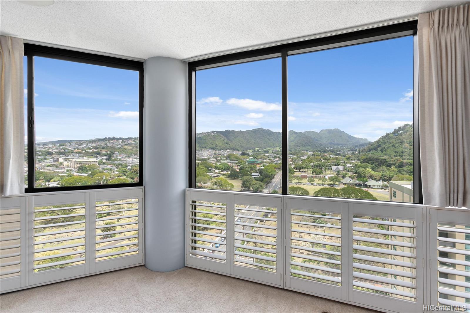 2101 Nuuanu Avenue #T1-1806, Honolulu, HI 96817