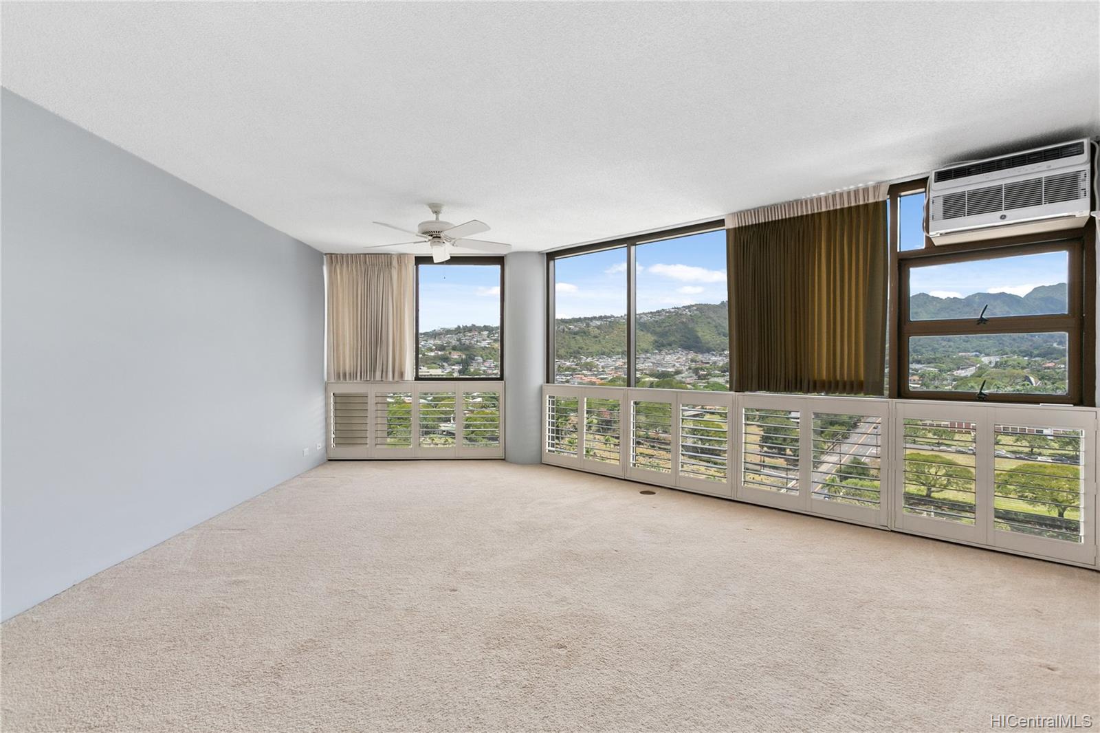 2101 Nuuanu Avenue #T1-1806, Honolulu, HI 96817