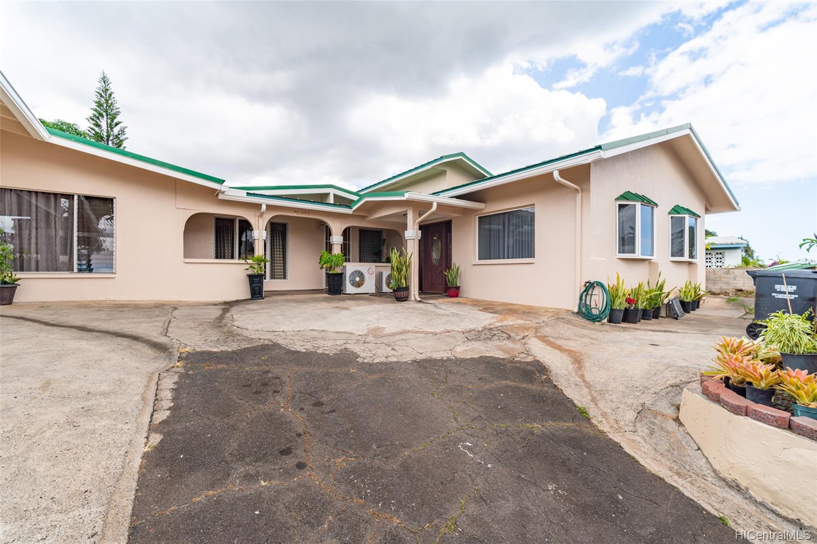 98-573 Kaamilo Street Aiea, HI 96701