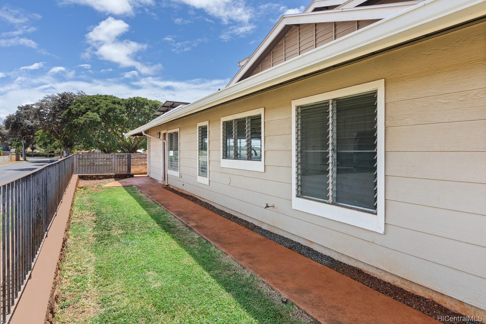 94-232 Emoloa Place Mililani, HI 96789