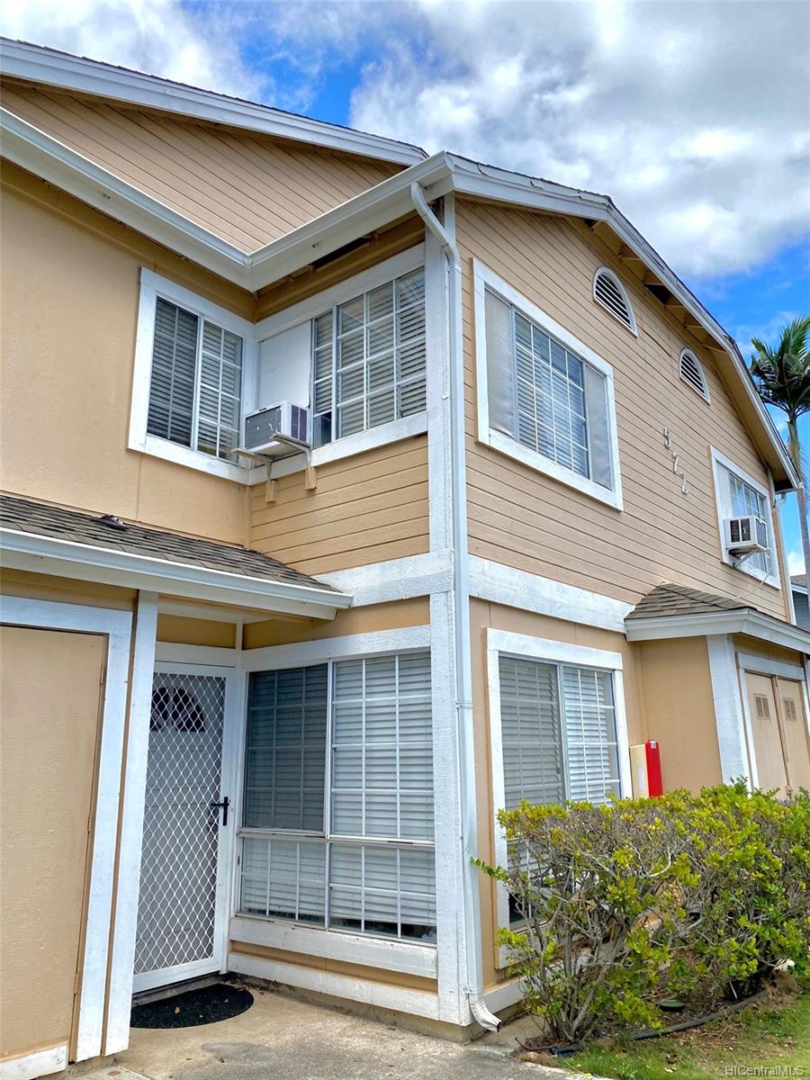 572 Mananai Place #20H, Honolulu, HI 96818