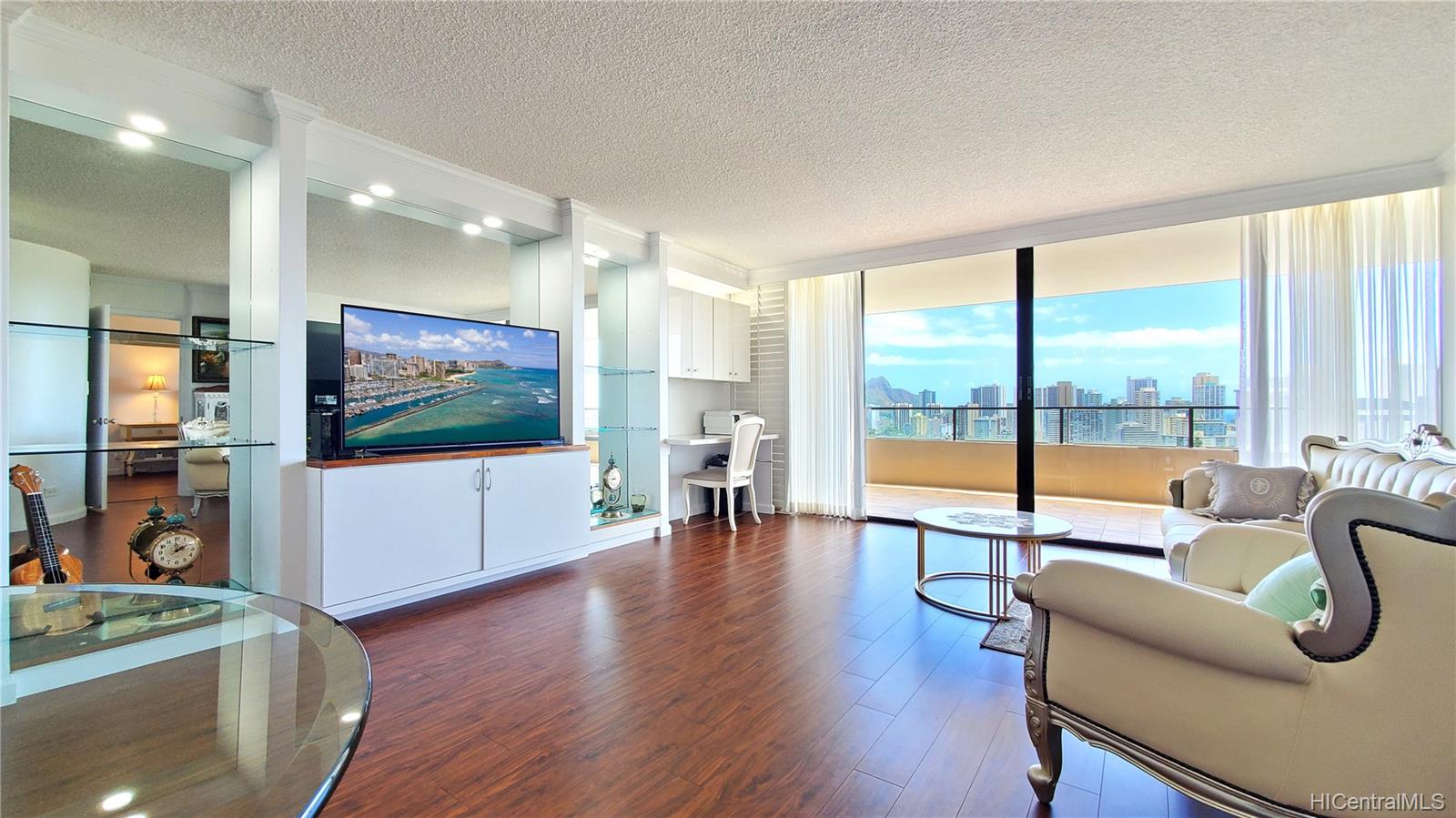 583 Kamoku Street #2203, Honolulu, HI 96826