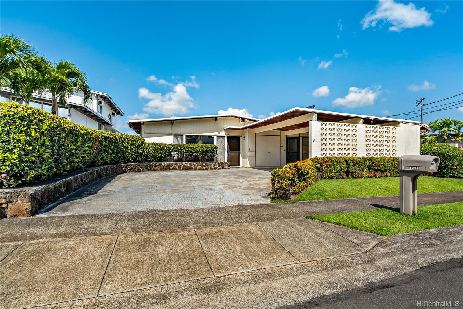 1777 Piikea Street Honolulu, HI 96818