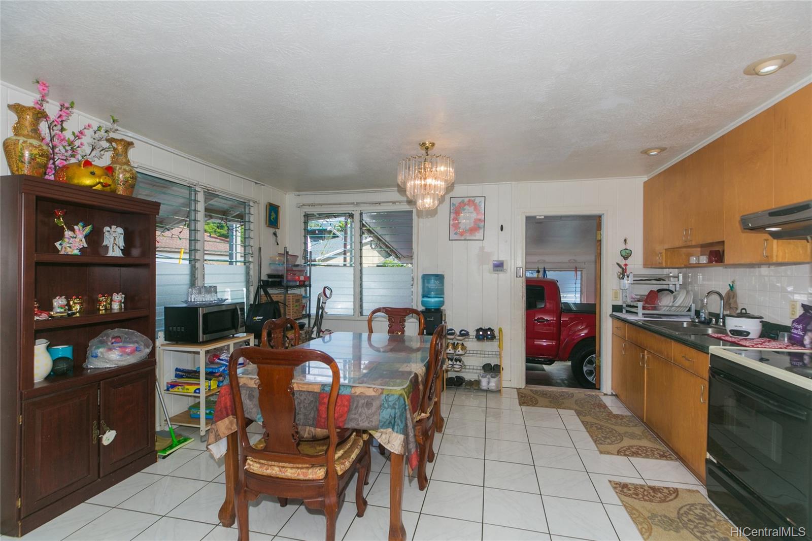 1735A Kamohoalii Street Honolulu, HI 96819