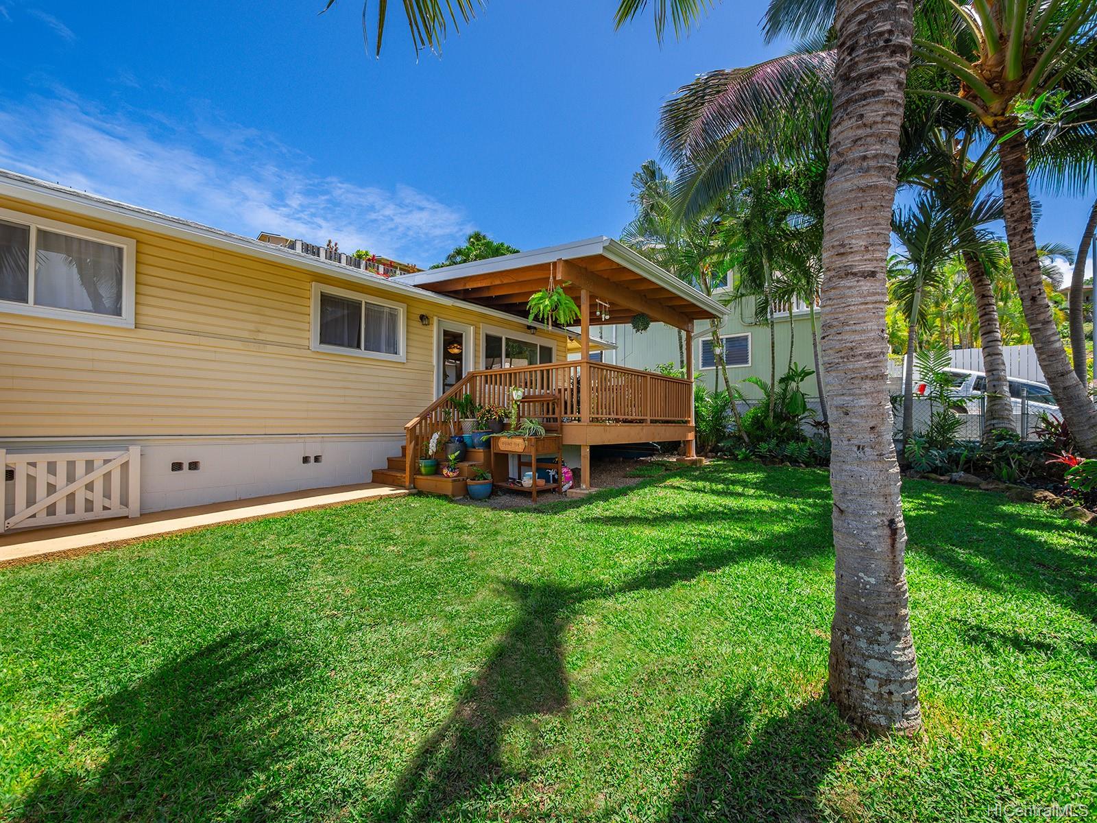 1384 Nanialii Street Kailua, HI 96734