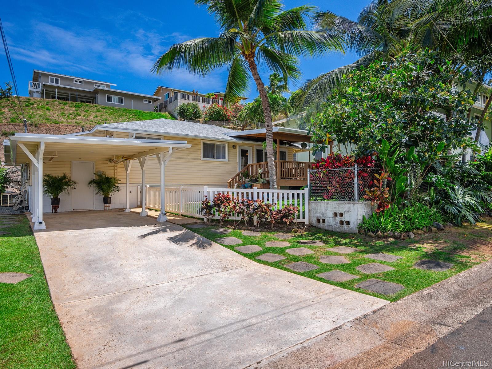 1384 Nanialii Street Kailua, HI 96734