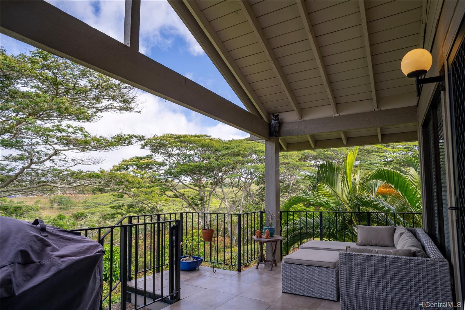 98-1756 Kaahumanu Street #D, Pearl City, HI 96782