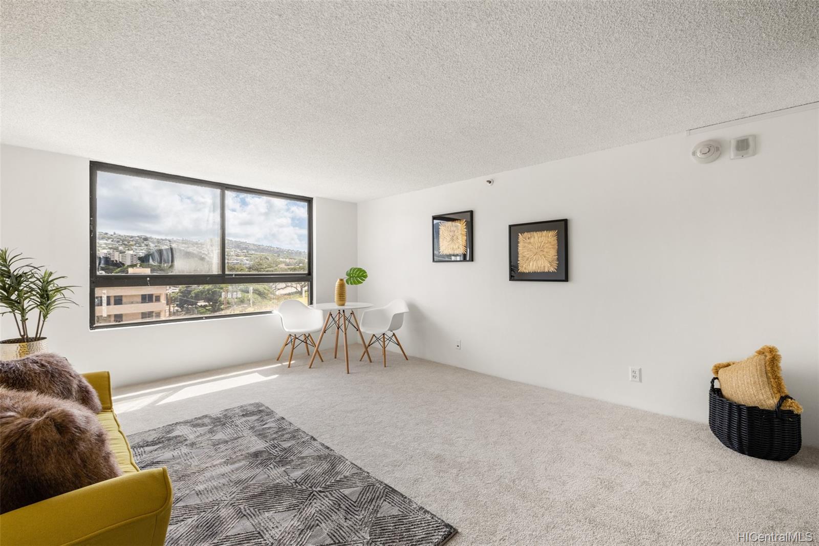 2724 Kahoaloha Lane #702, Honolulu, HI 96826