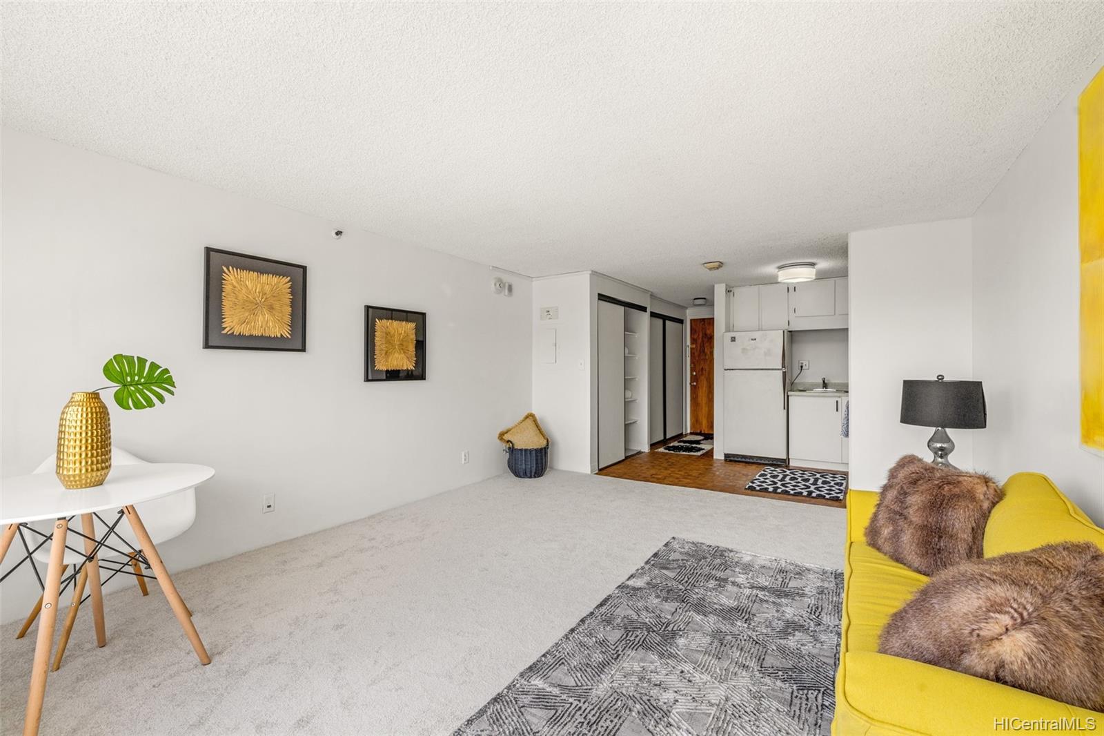2724 Kahoaloha Lane #702, Honolulu, HI 96826