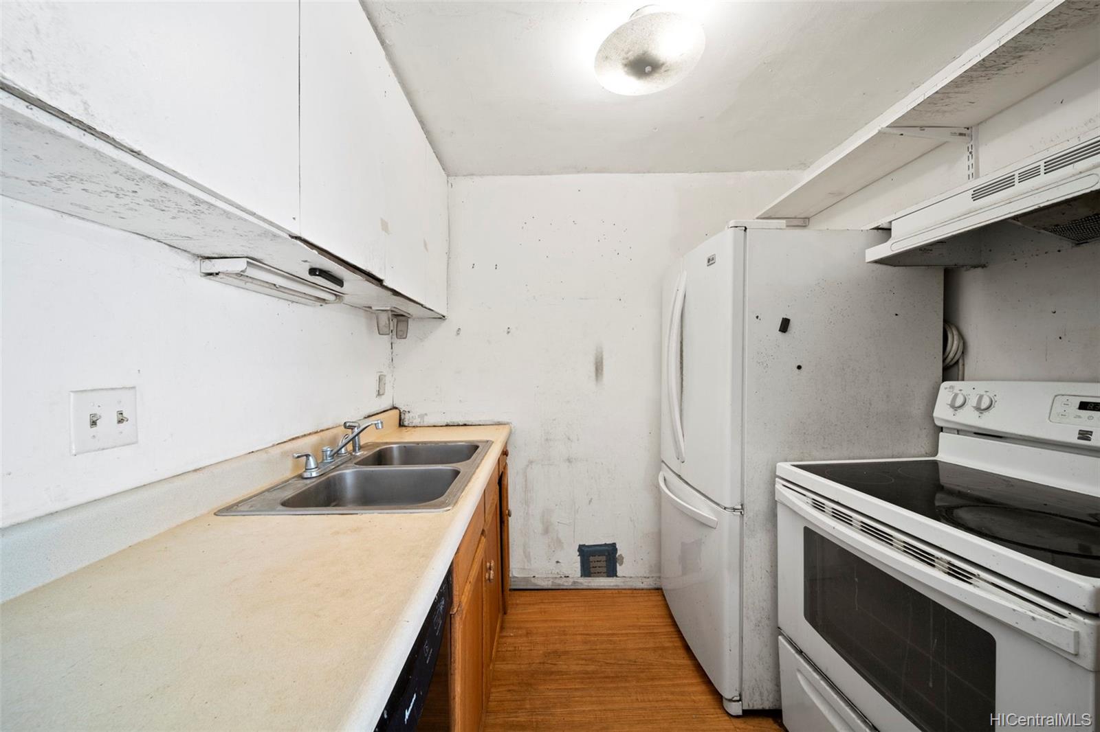 1720 Huna Street #B106, Honolulu, HI 96817