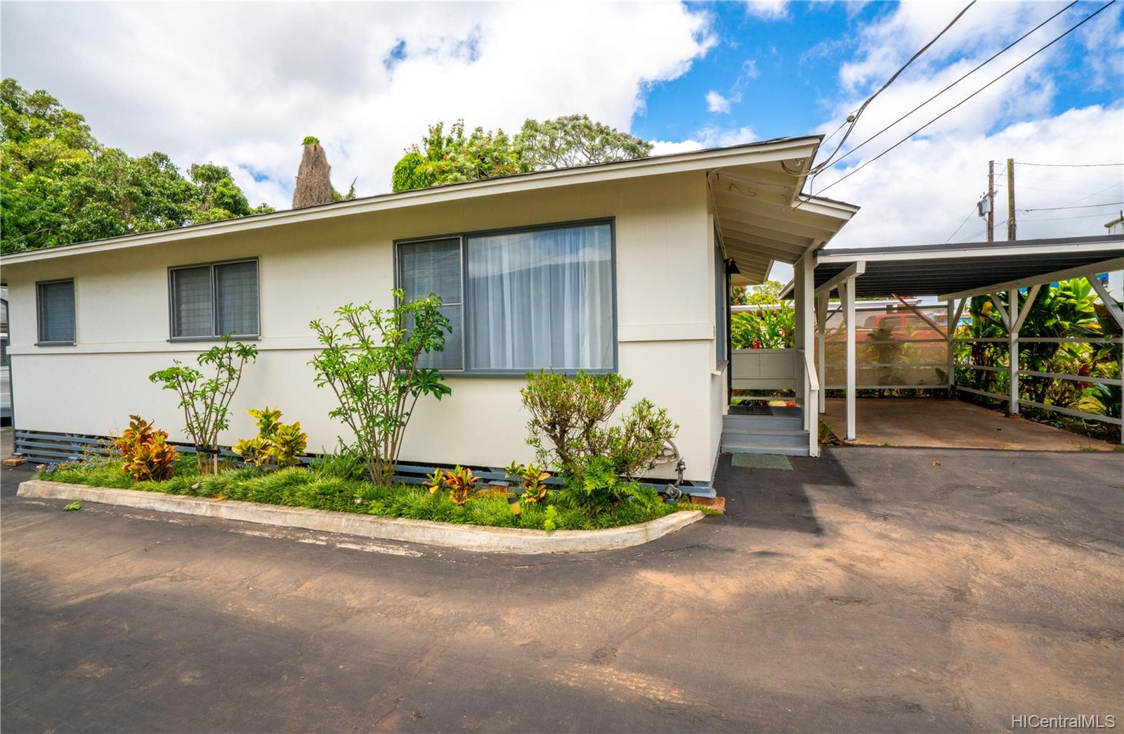 246 Nihiwai Place Wahiawa, HI 96786