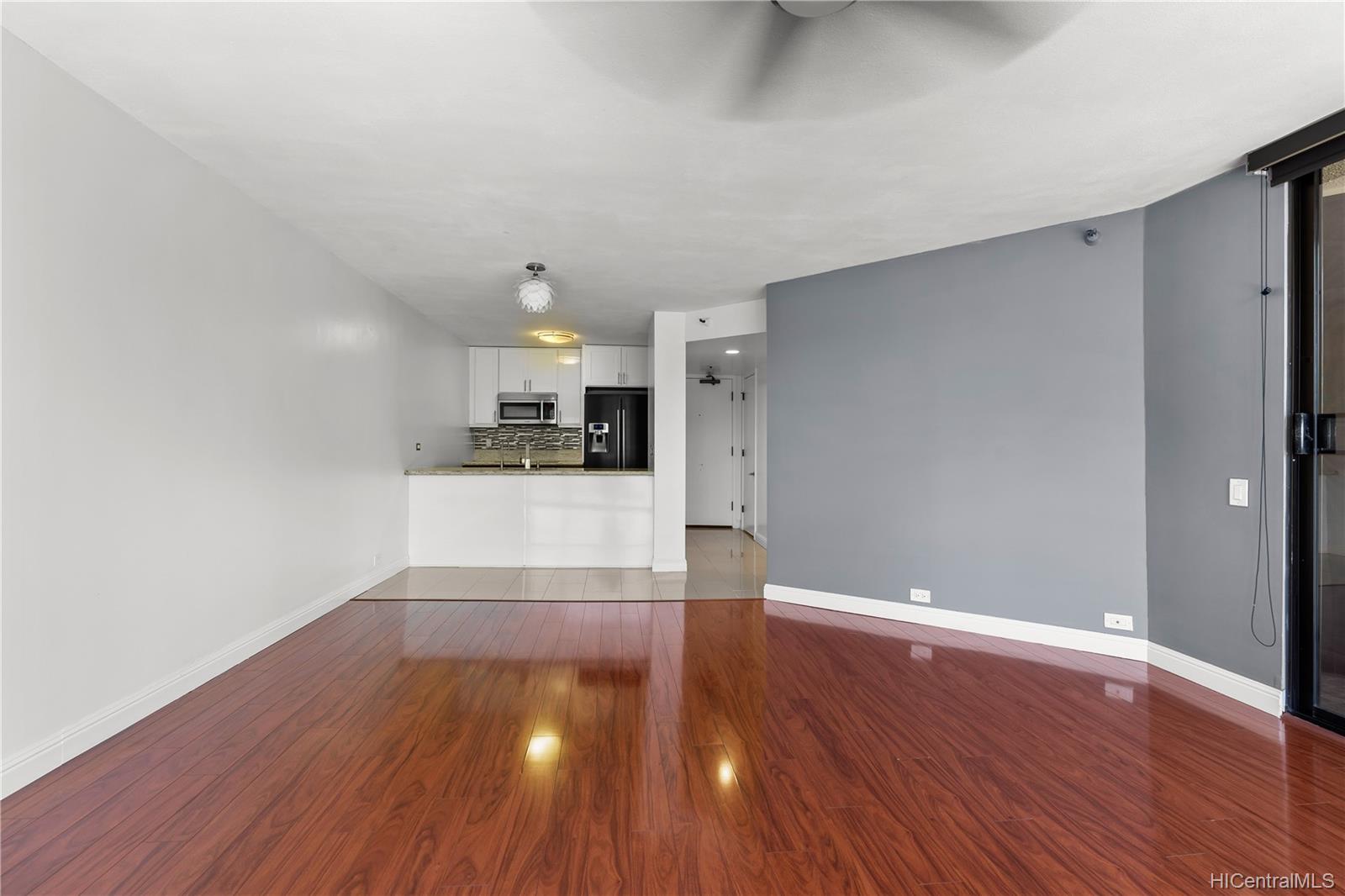 60 Beretania Street #1406, Honolulu, HI 96817