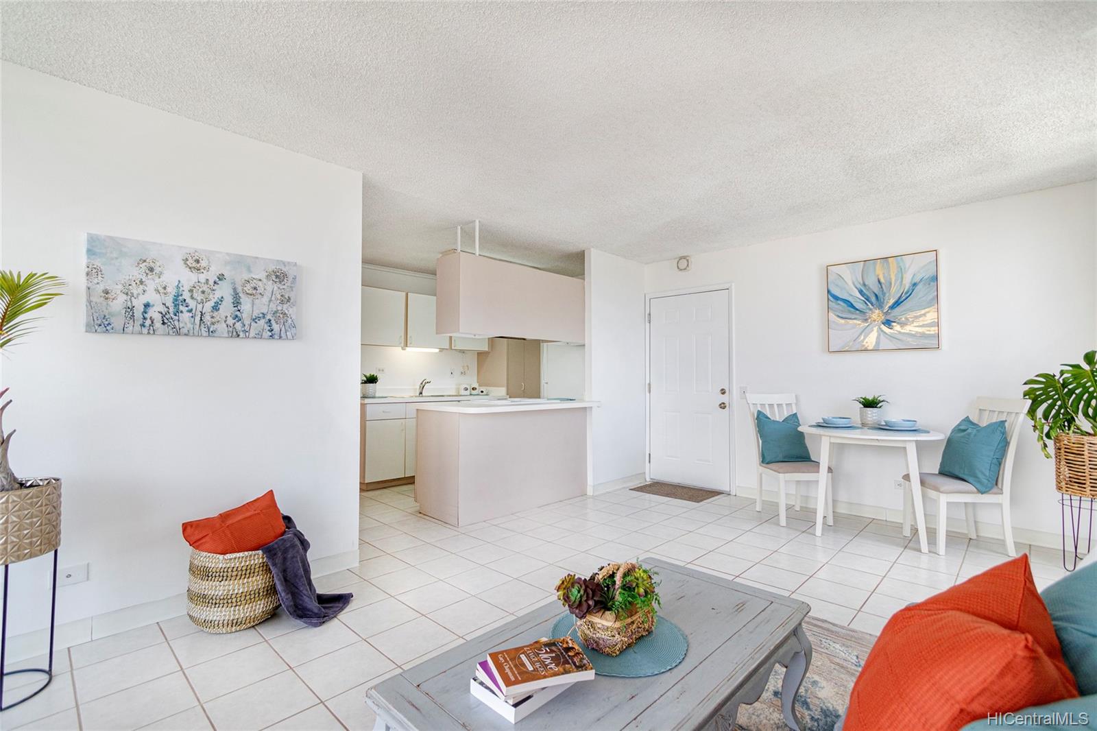 2740 Kuilei Street #2206, Honolulu, HI 96826