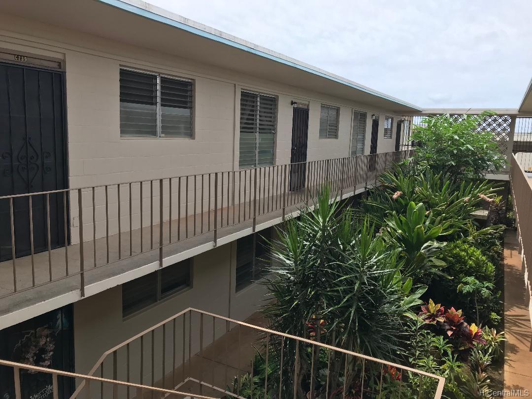 94-245 Leowahine Street #239, Waipahu, HI 96797