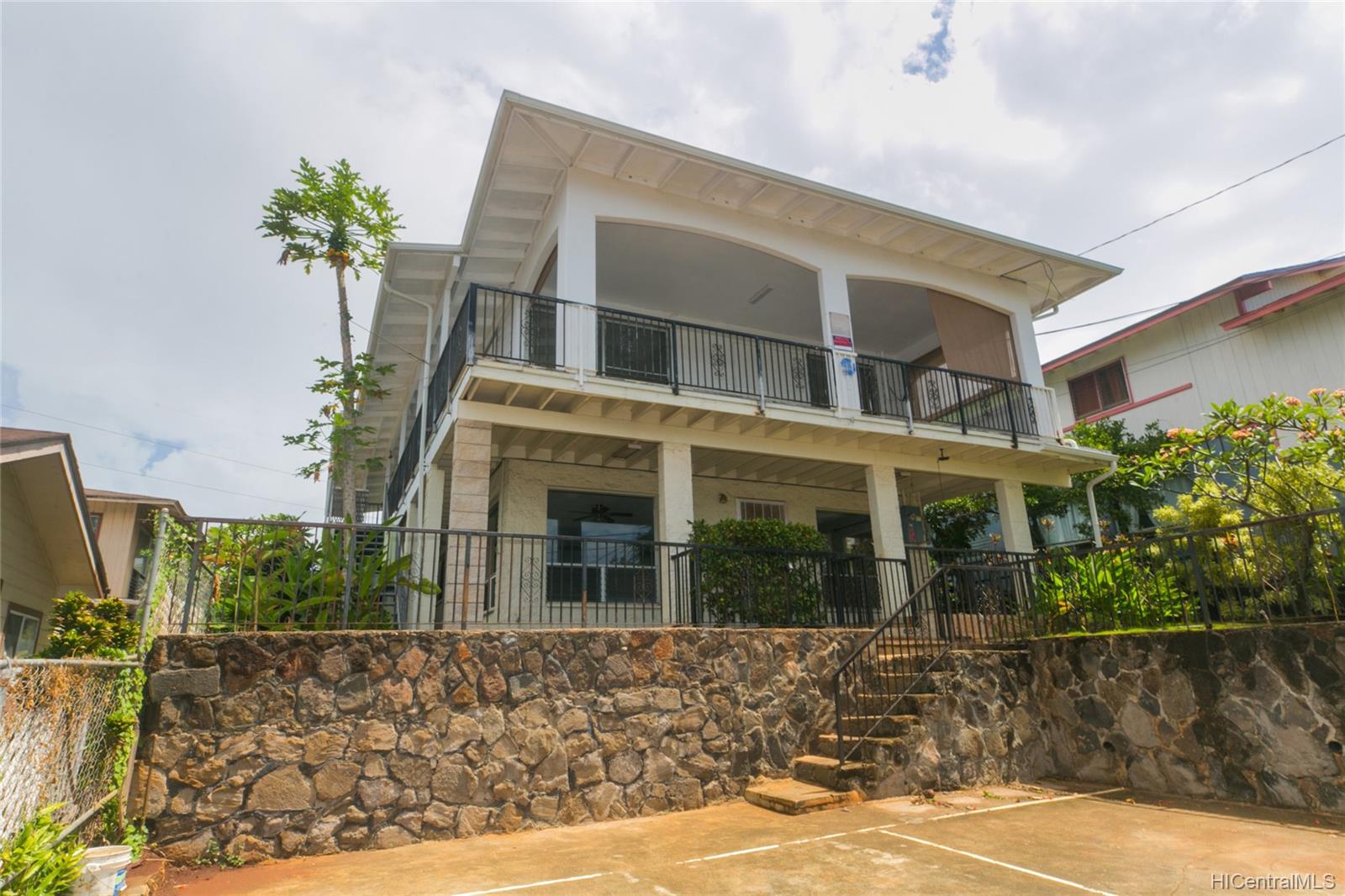 4353 Likini Street Honolulu, HI 96818