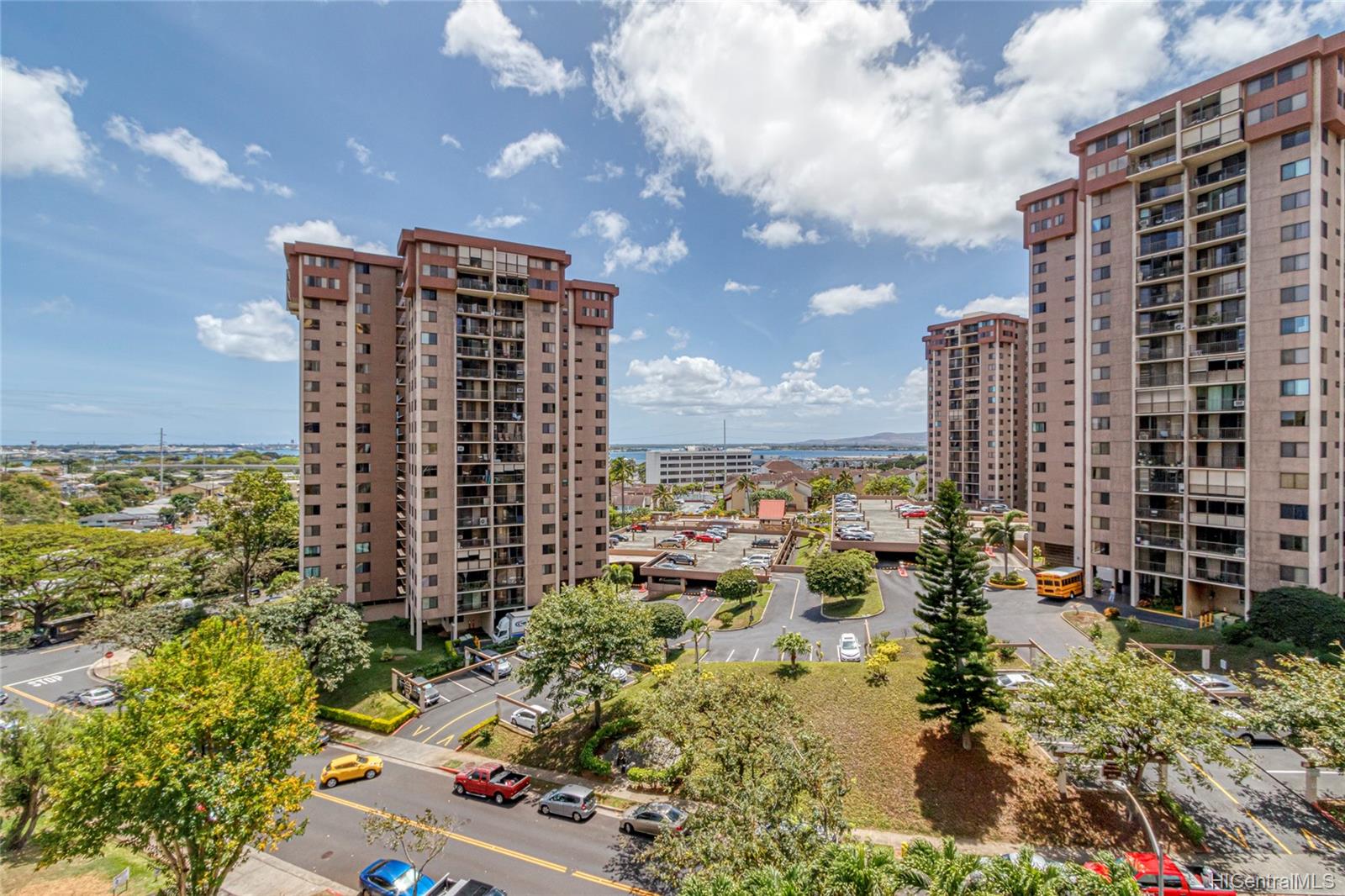 98-500 Koauka Loop #9L, Aiea, HI 96701