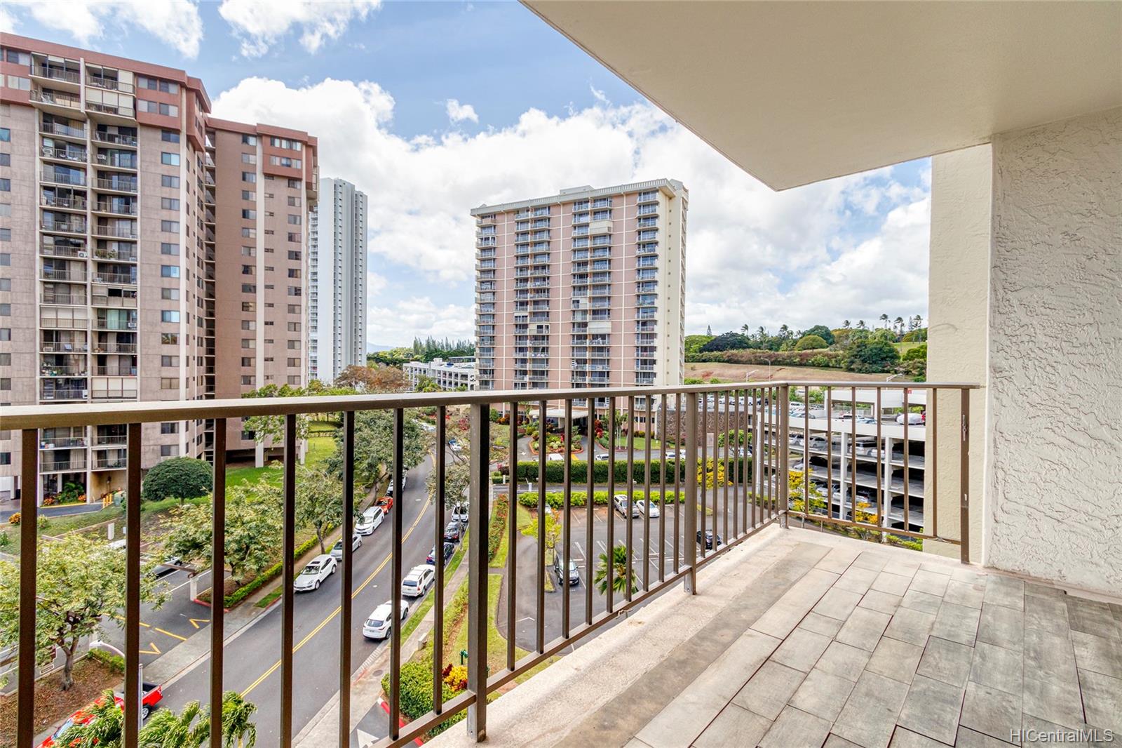 98-500 Koauka Loop #9L, Aiea, HI 96701