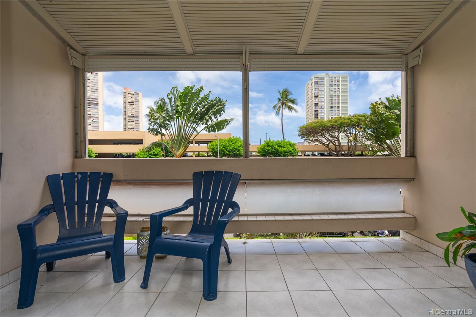 500 University Avenue #324, Honolulu, HI 96826