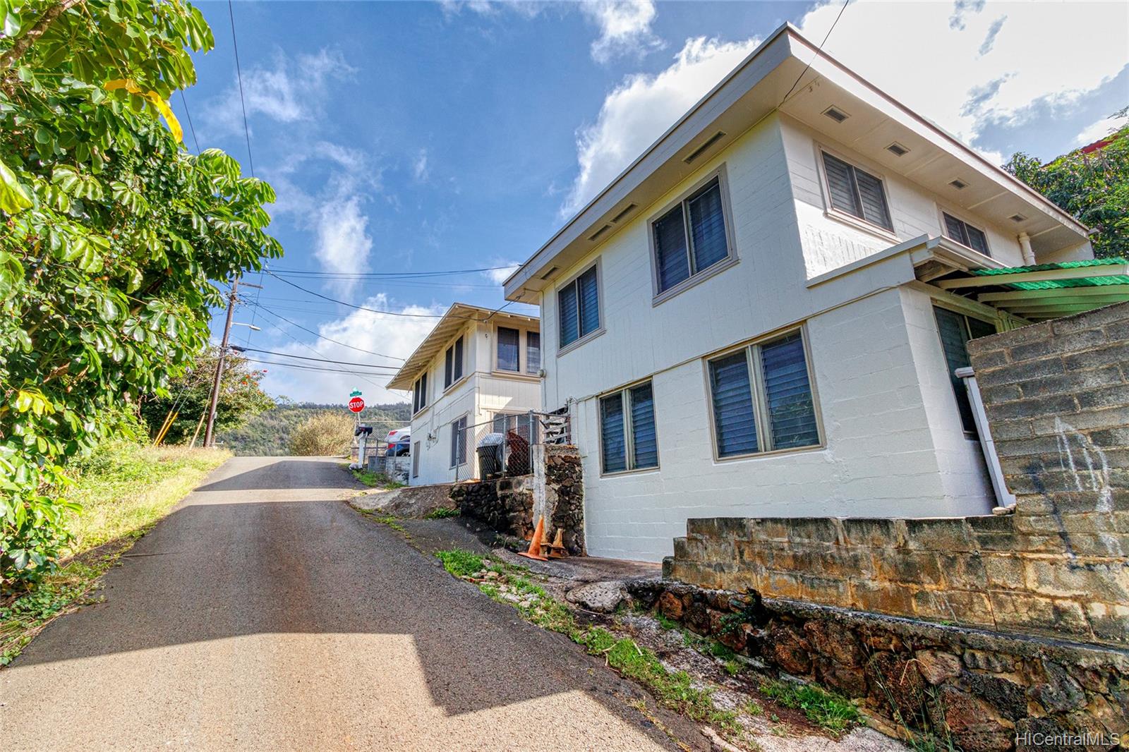 2605 Kamanaiki Street Honolulu, HI 96819