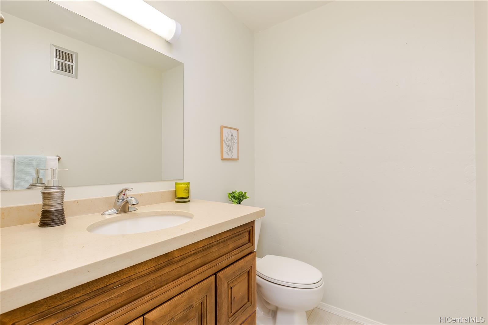 98-329 Ualo Street #B2, Aiea, HI 96701