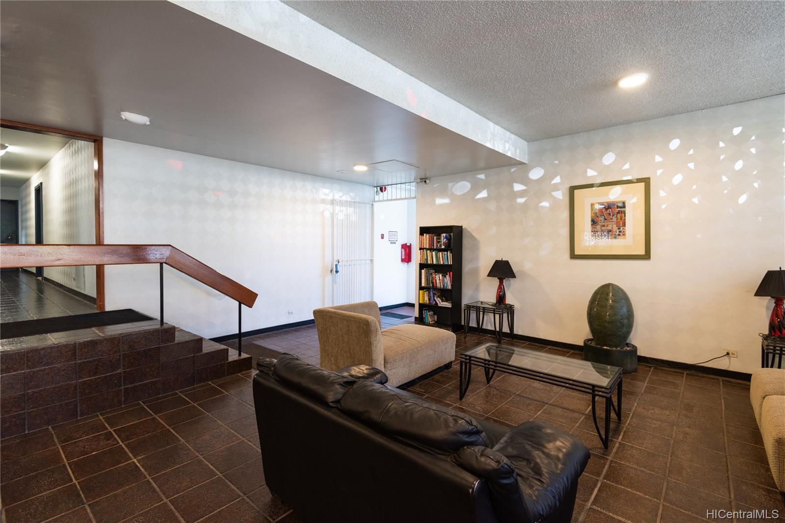 1069 Spencer Street #101, Honolulu, HI 96822