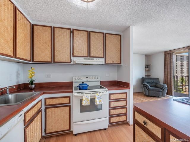 2754 Kuilei Street #802, Honolulu, HI 96826