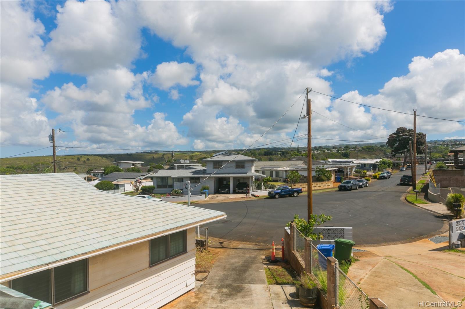 1074 Maiha Circle Pearl City, HI 96782