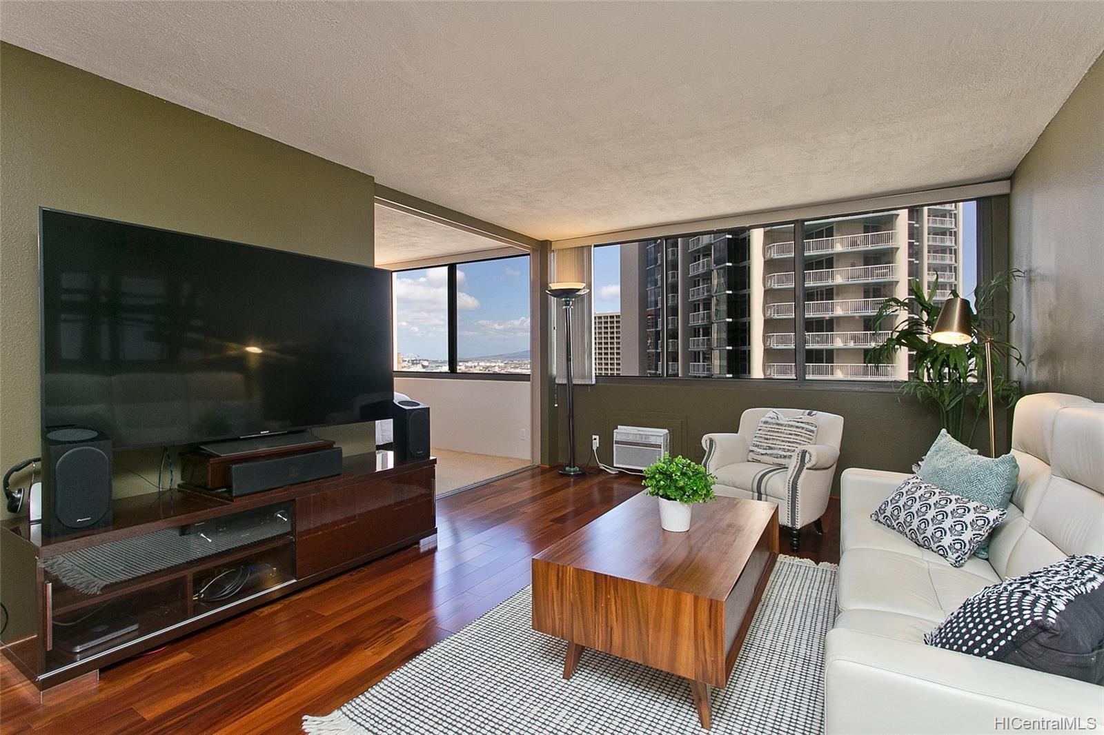 1255 Nuuanu Avenue #E1306, Honolulu, HI 96817
