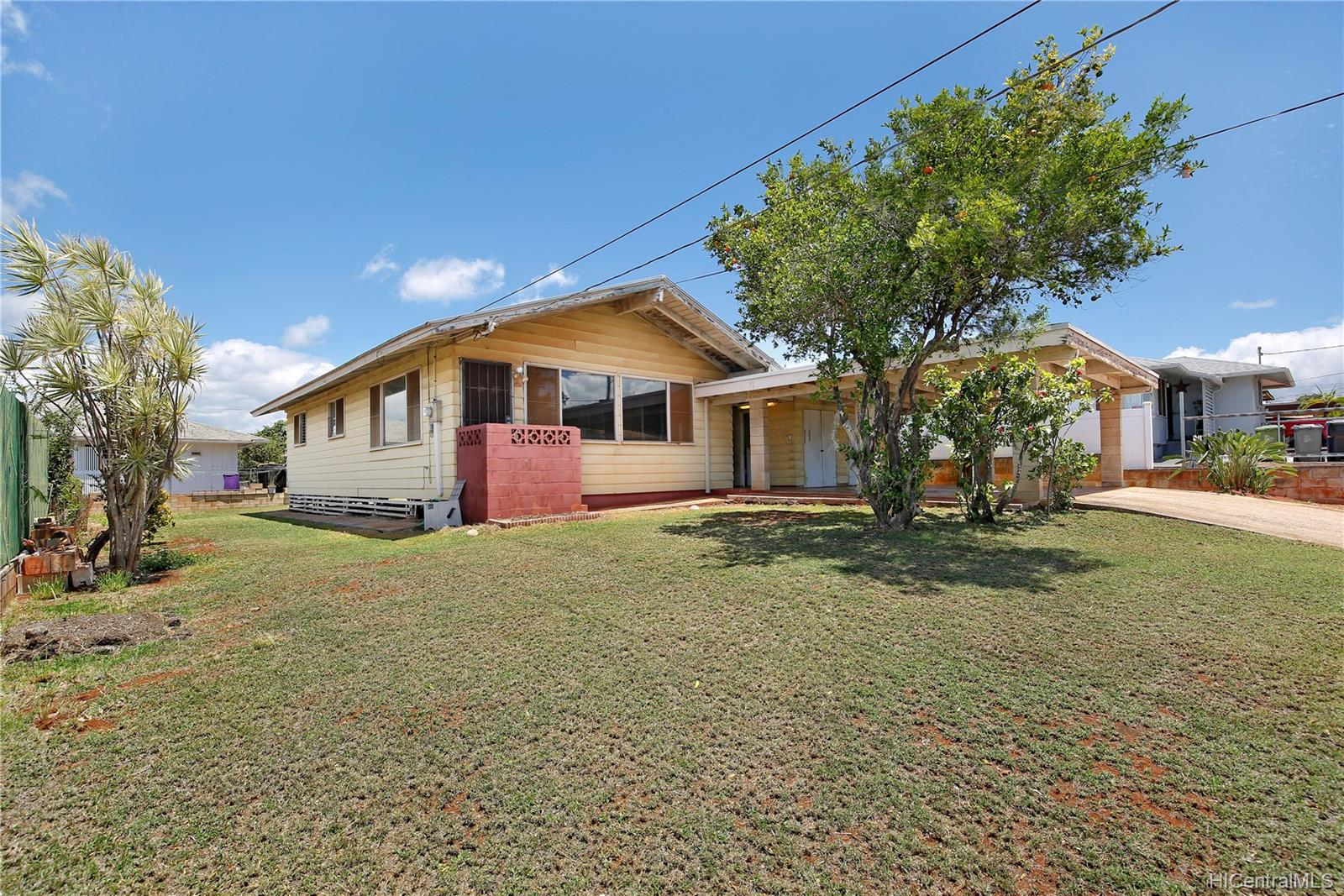 1312 Hoolaulea Street Pearl City, HI 96782