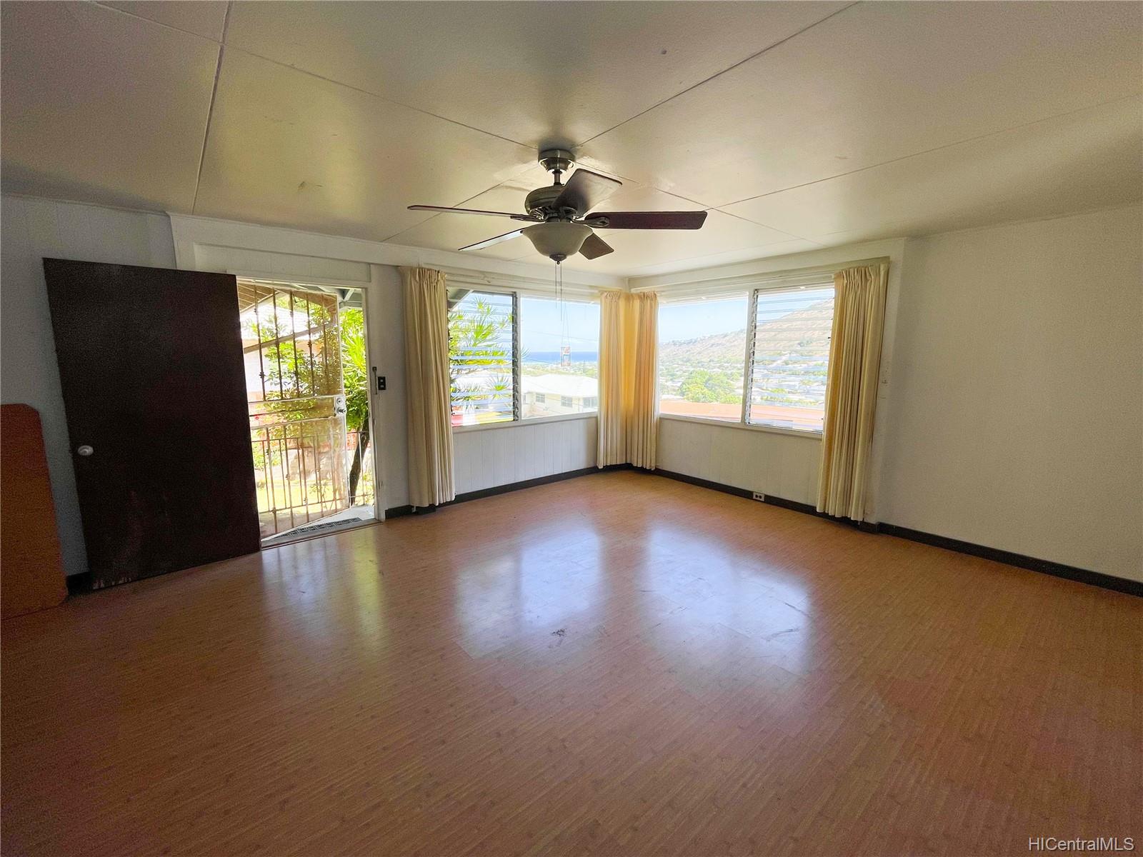 855 Kainoa Place Honolulu, HI 96821