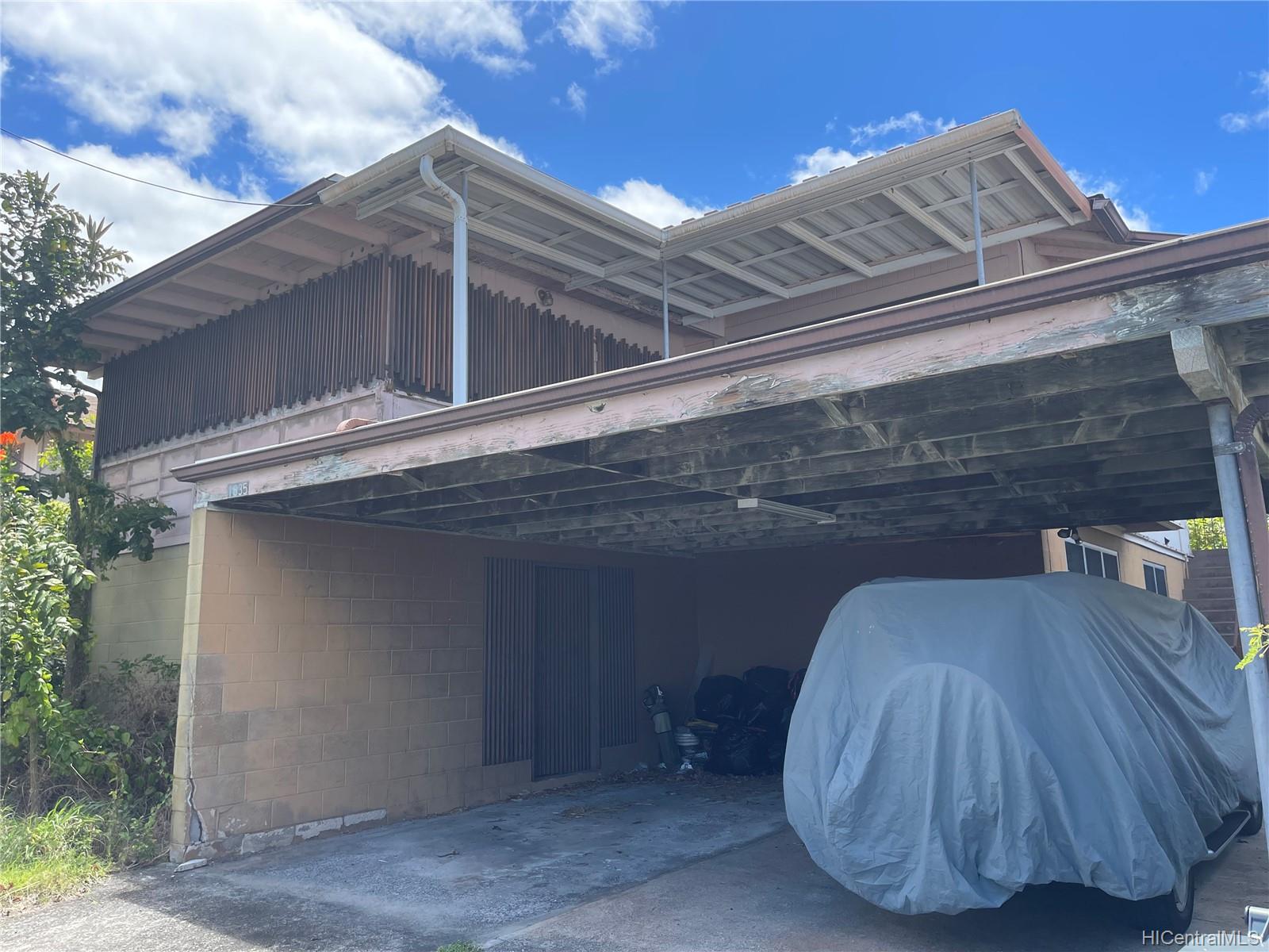 1835 Sereno Street Honolulu, HI 96817